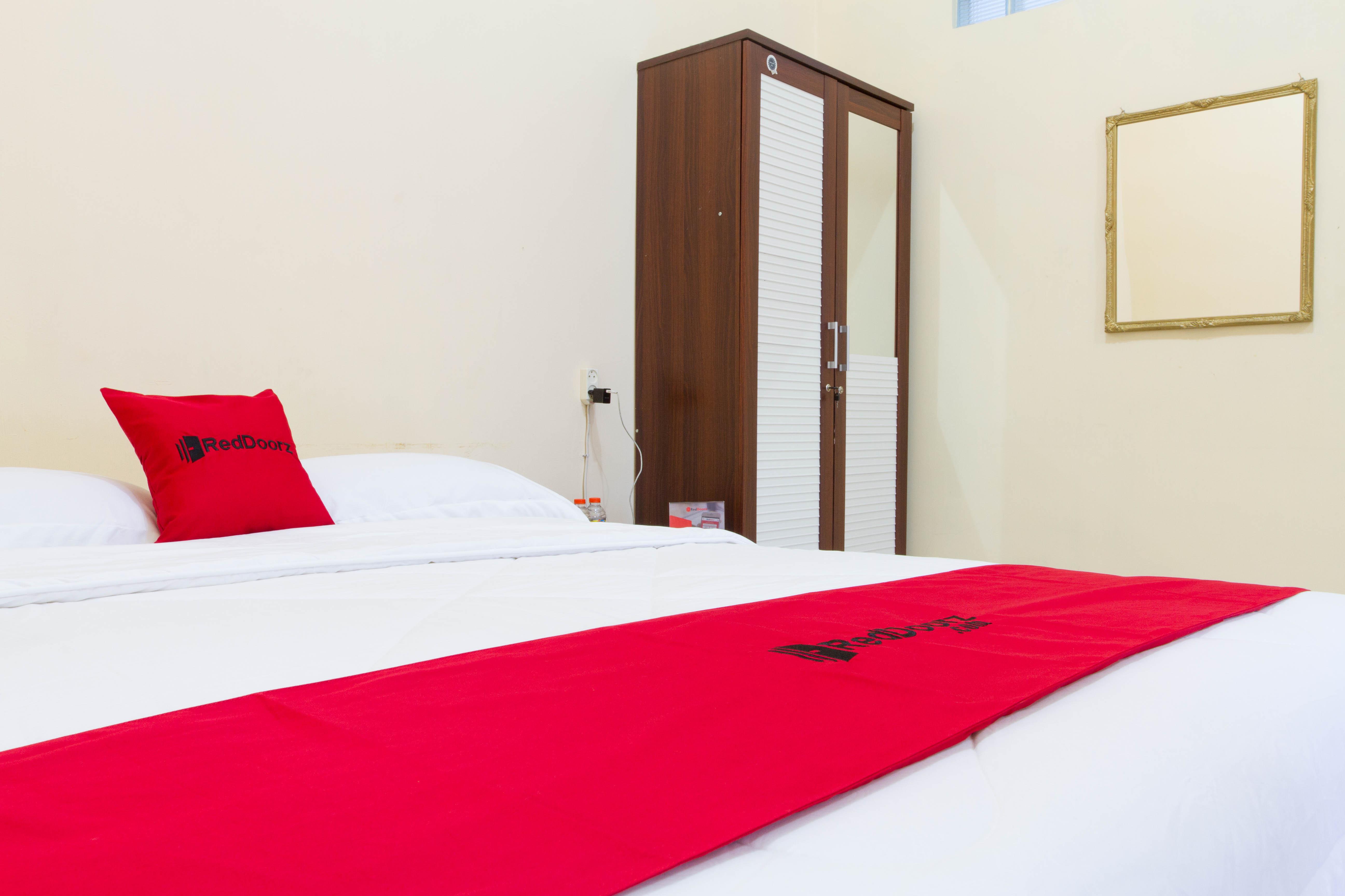 Reddoorz @ Pataruman Garut Esterno foto